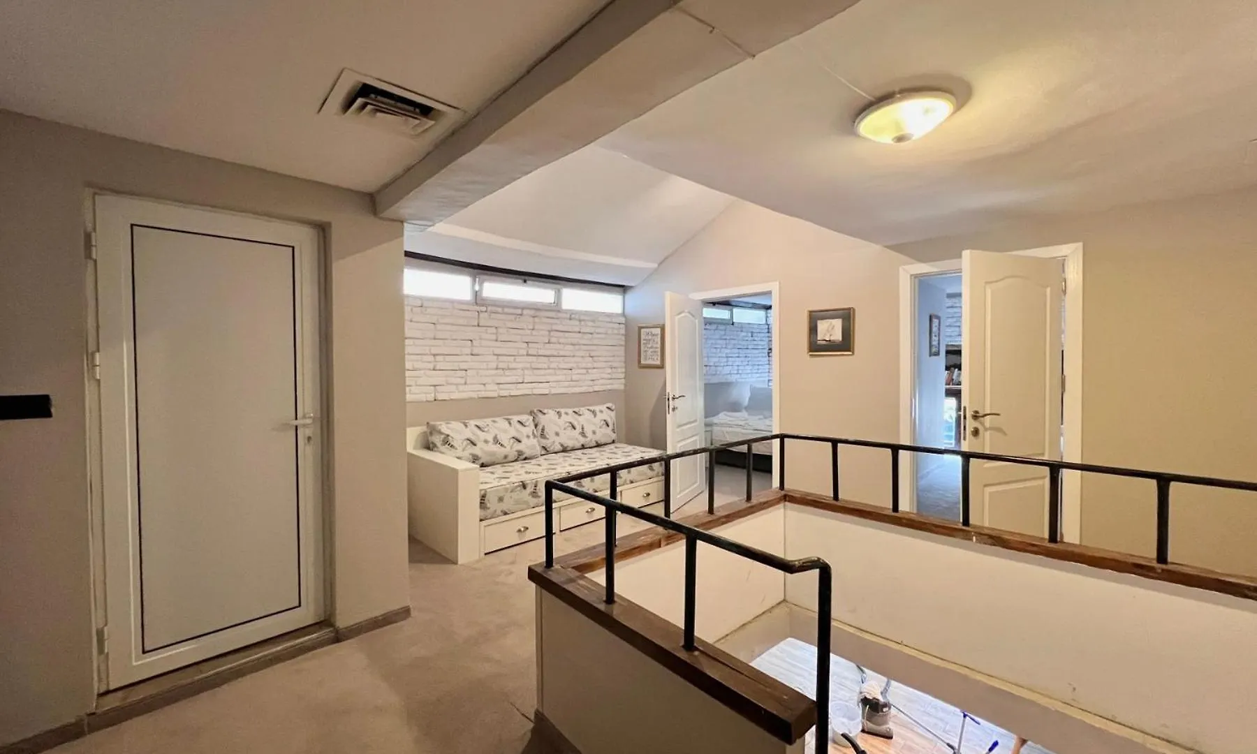 Ferienhaus BED&BOOK hostel Warna
